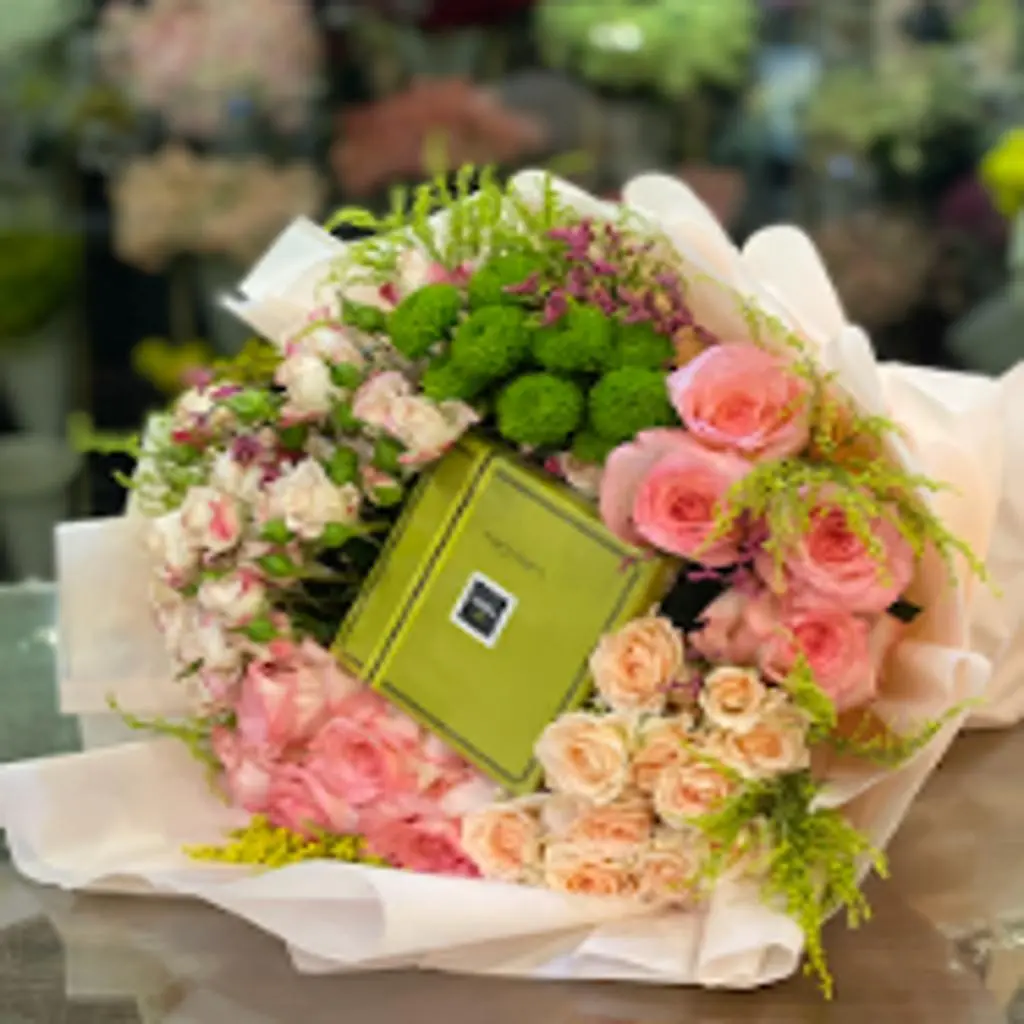 Patchi & Mixed Flowers